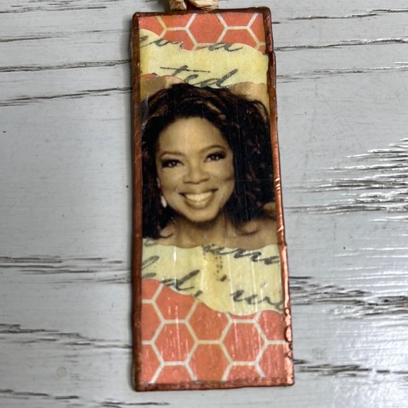 Oprah Bookmsrk - Picture 2 of 3